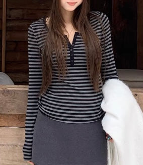 ストライプUネックスリムトップス