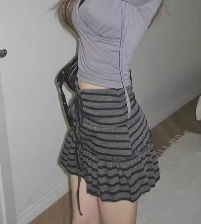 ストライプボタンフリルスカート