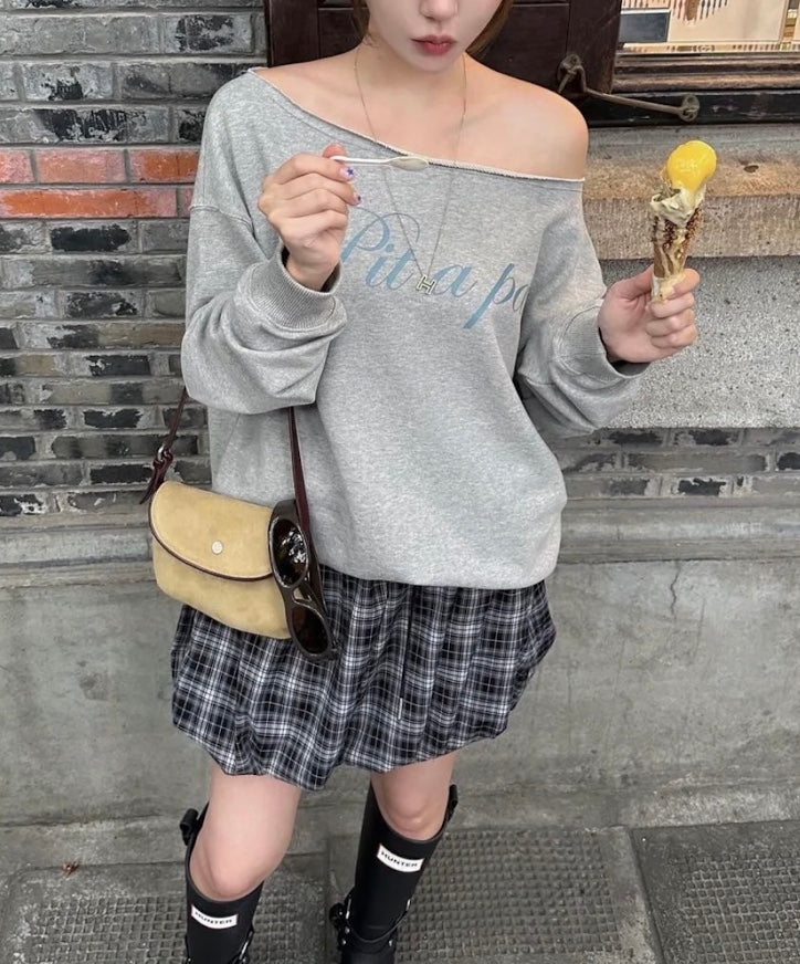ストリートガールワンショルスウェット