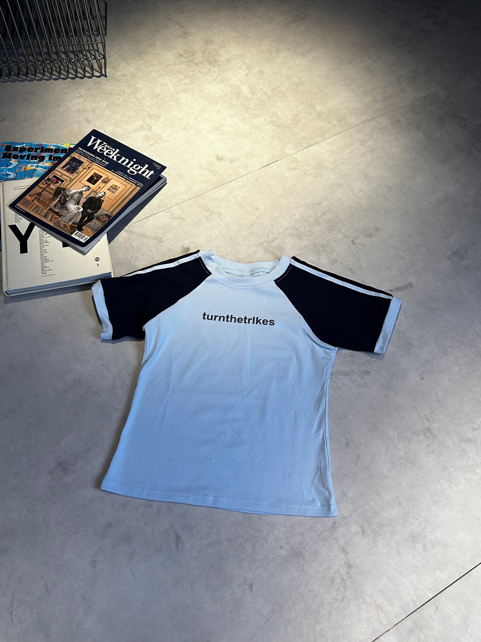 スポーティーロゴリンガーTシャツ