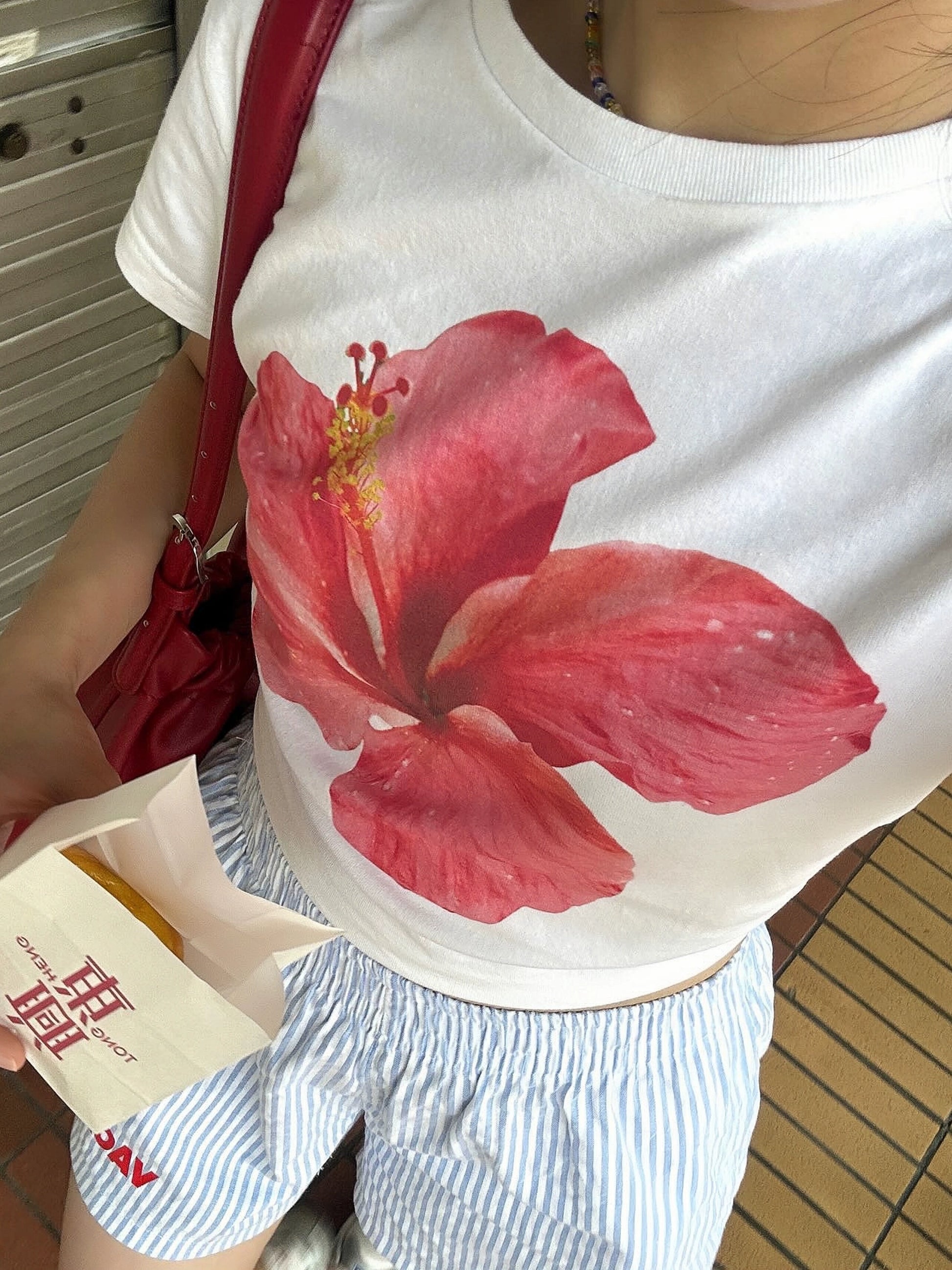 レッドハイビスカスサマーTシャツ