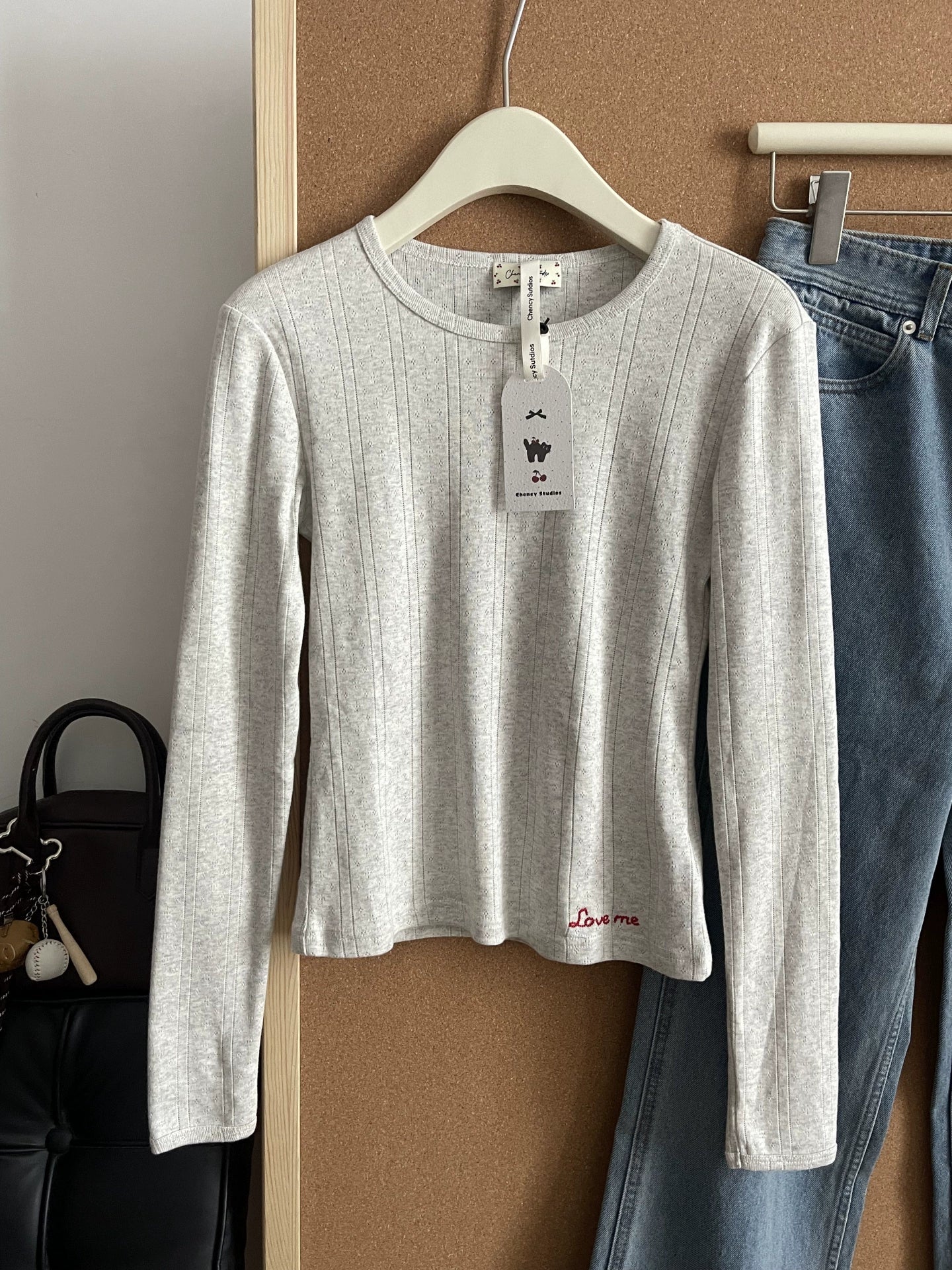 メッシュレター刺繍トップス