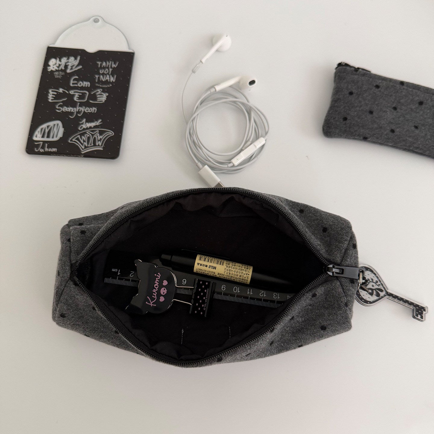 ドットスリムペンポーチ