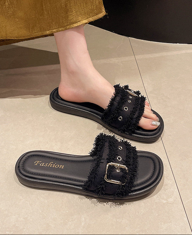フリンジバックルサンダル