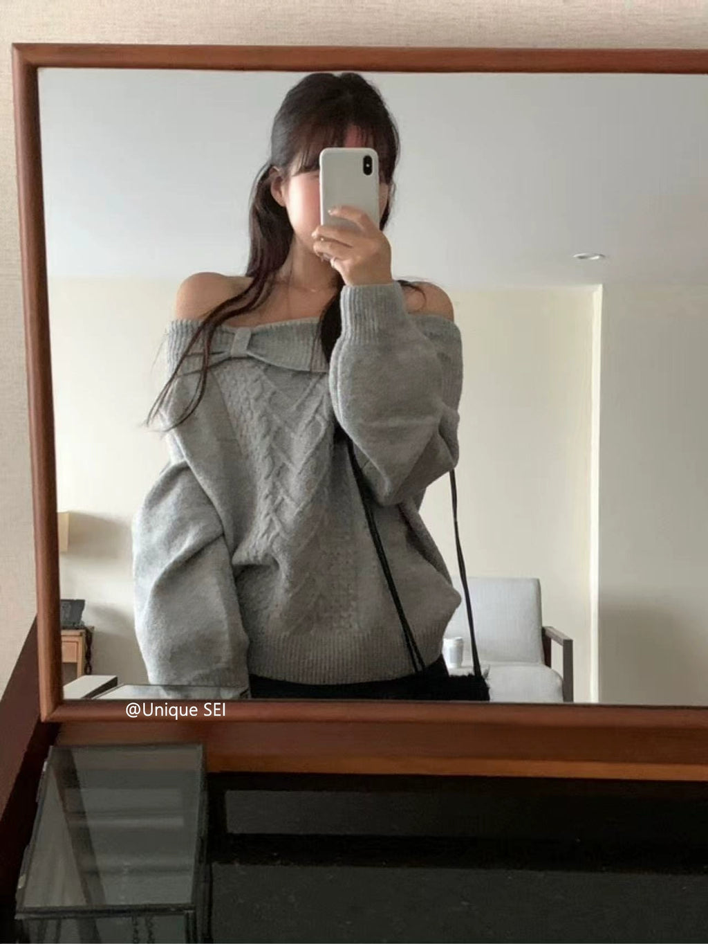 オフショルリボンニットウェア