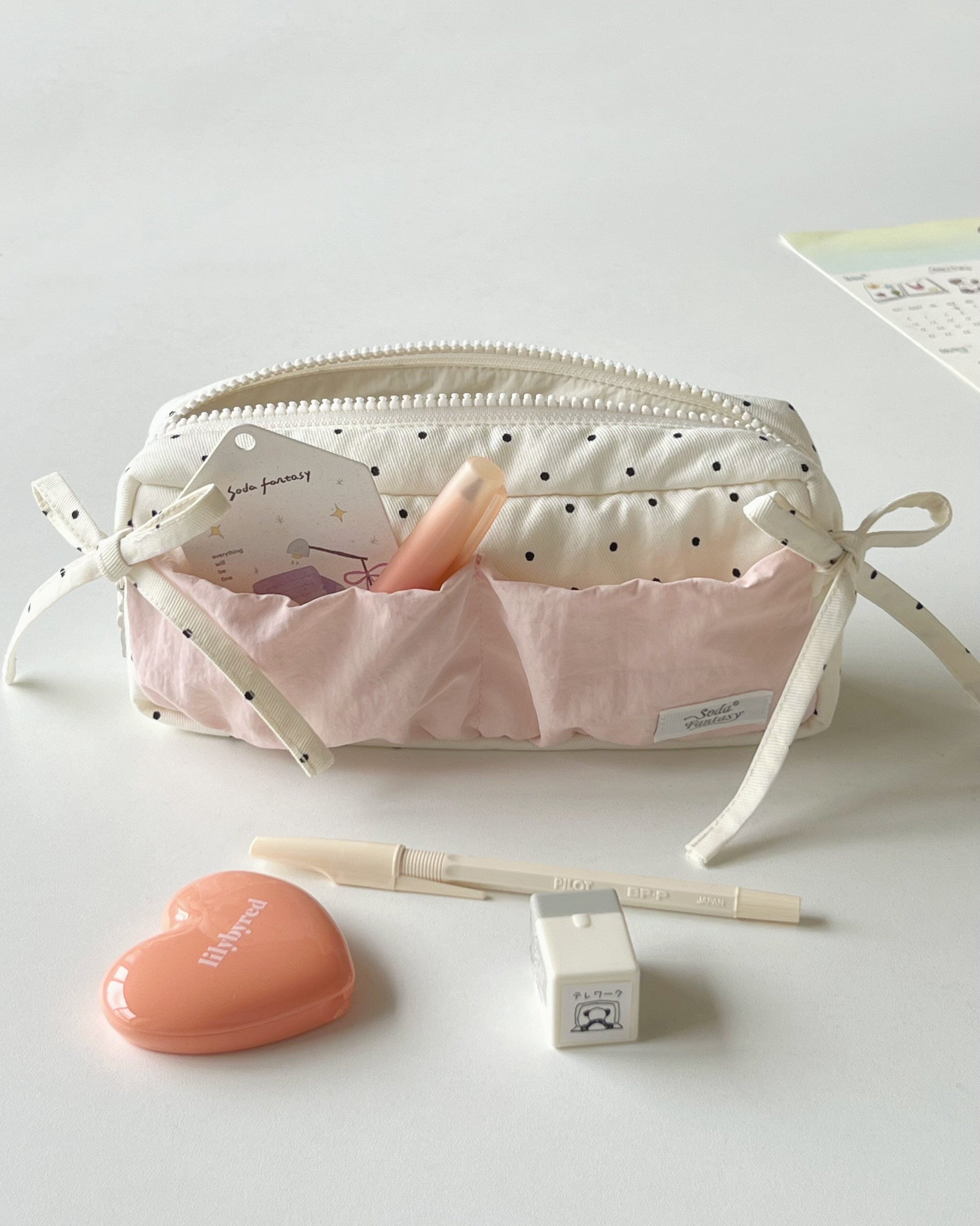 リボンフリル大容量ペンポーチ