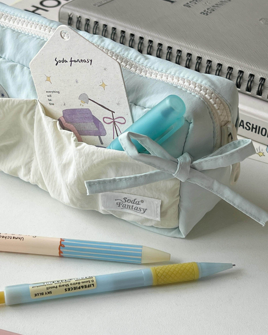 リボンフリル大容量ペンポーチ