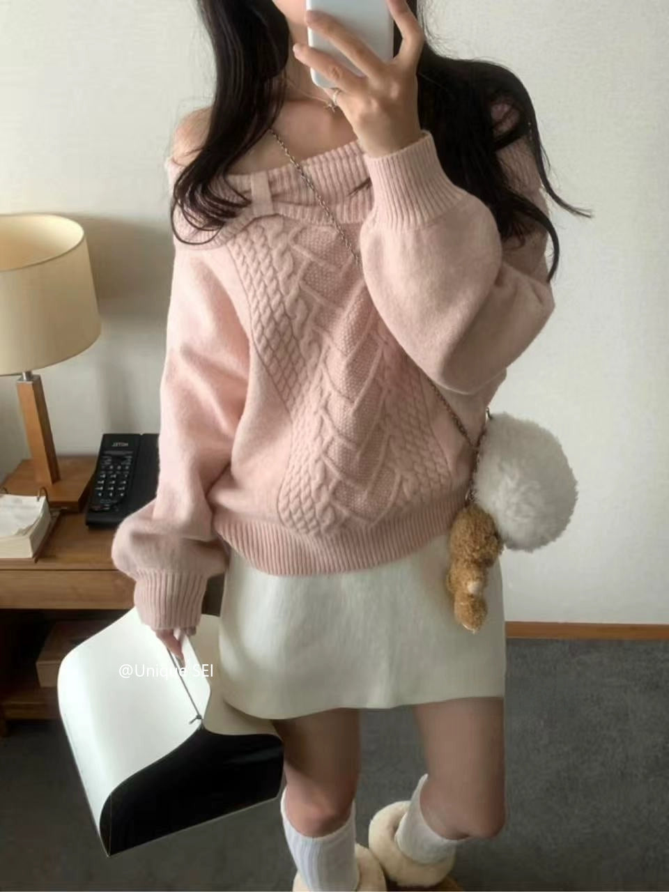 オフショルリボンニットウェア