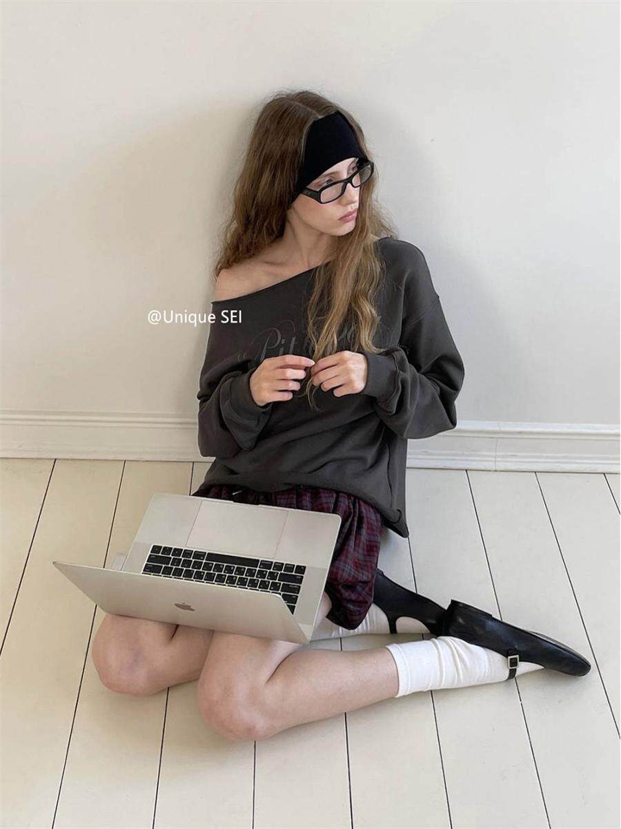 ストリートガールワンショルスウェット