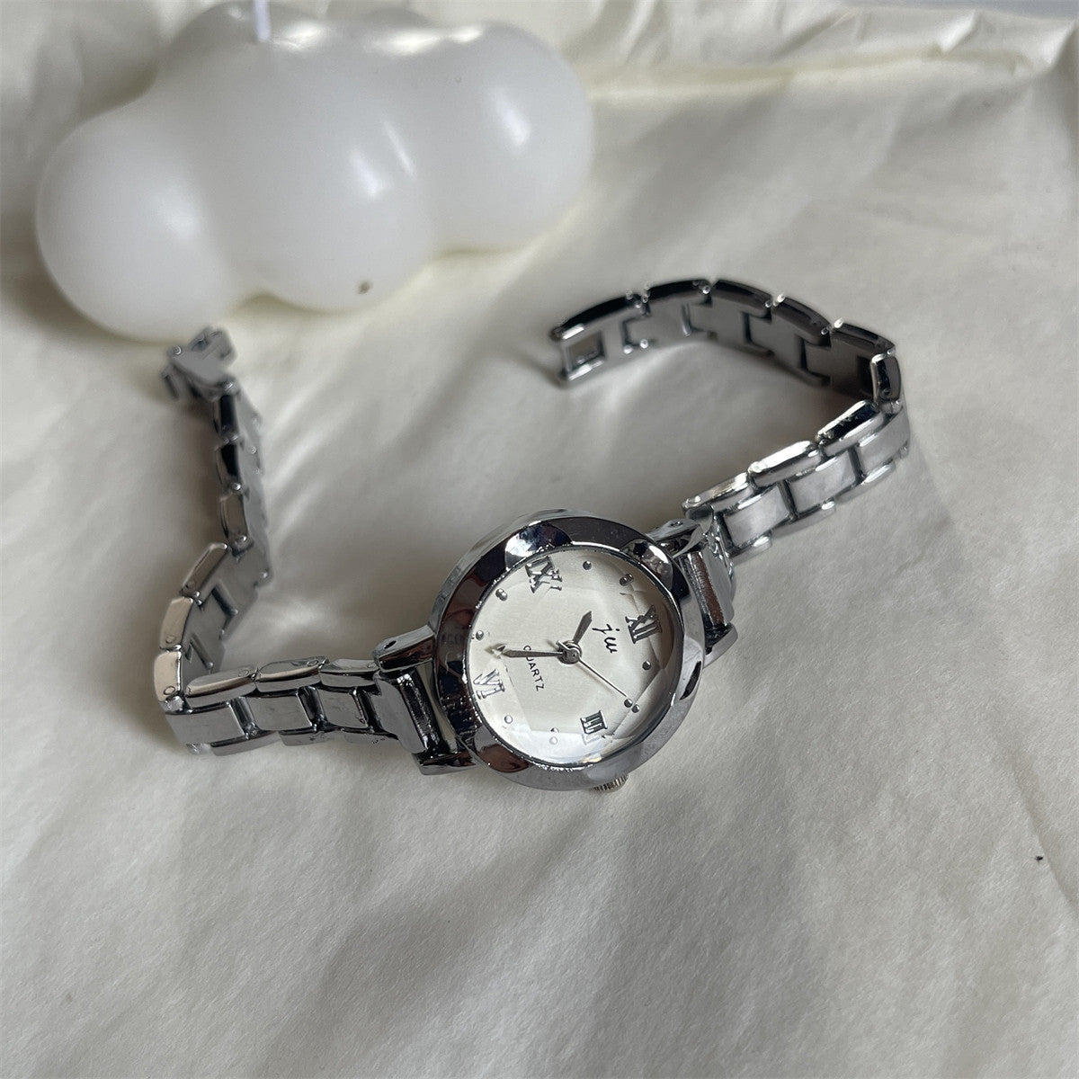 クラシックラウンドウォッチ