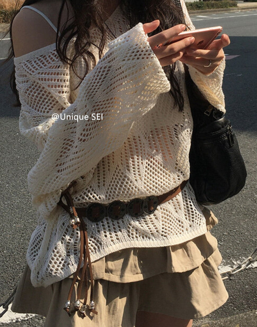 オフショルダメージトップス