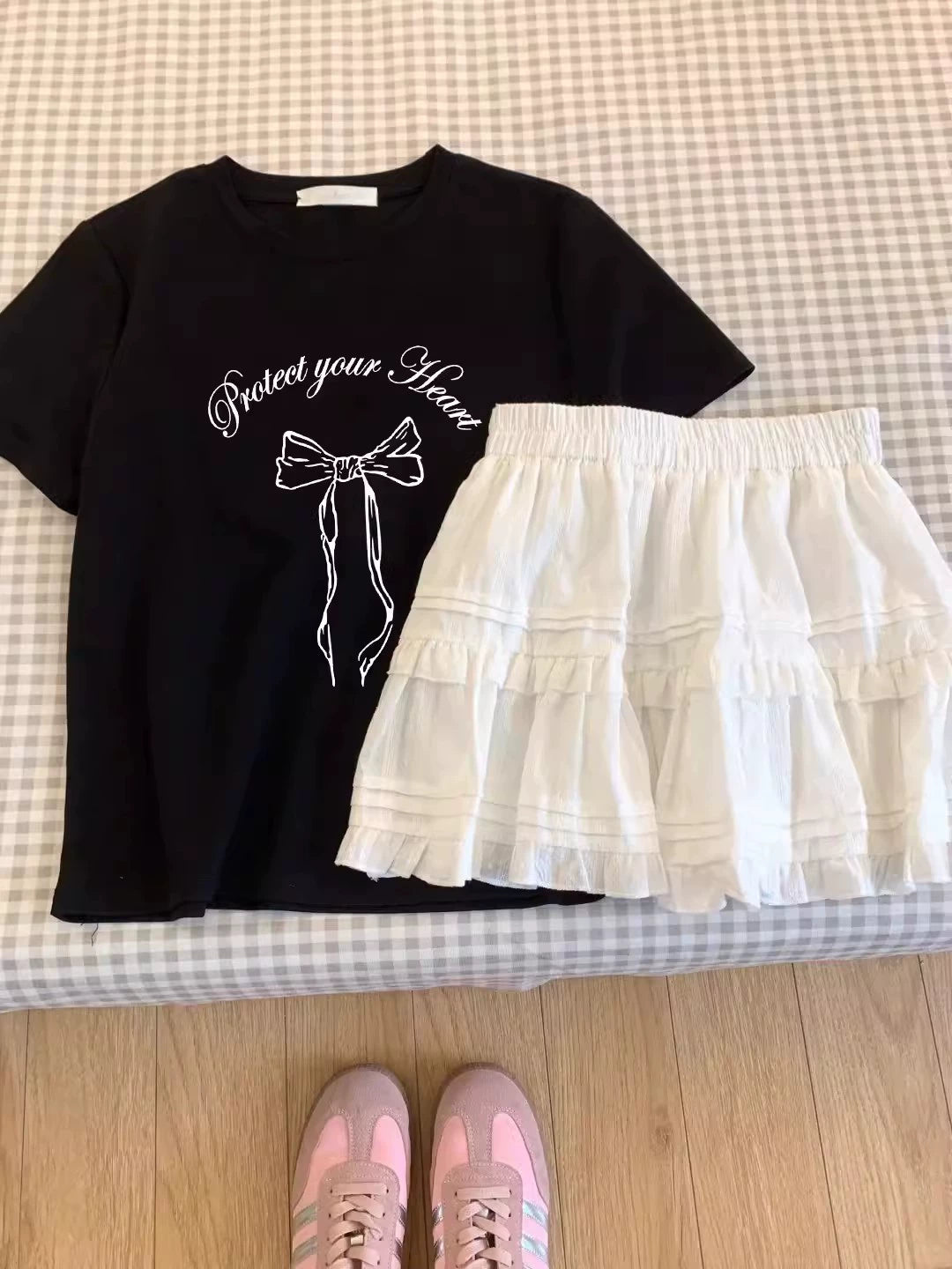 フリーハンドリボンクロップドTシャツ
