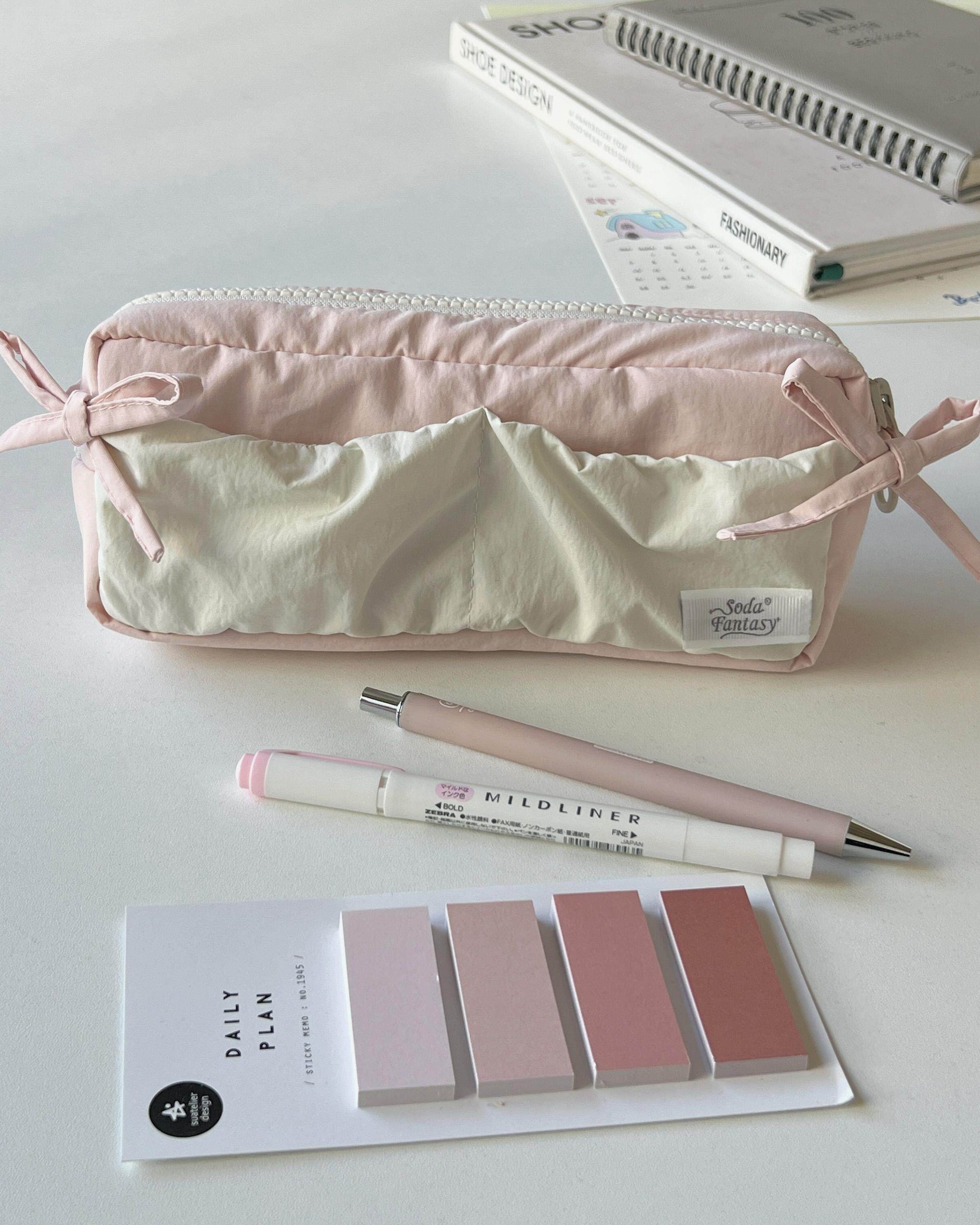 リボンフリル大容量ペンポーチ