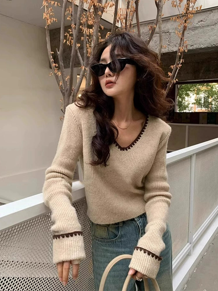 Vネッククロップドセーター