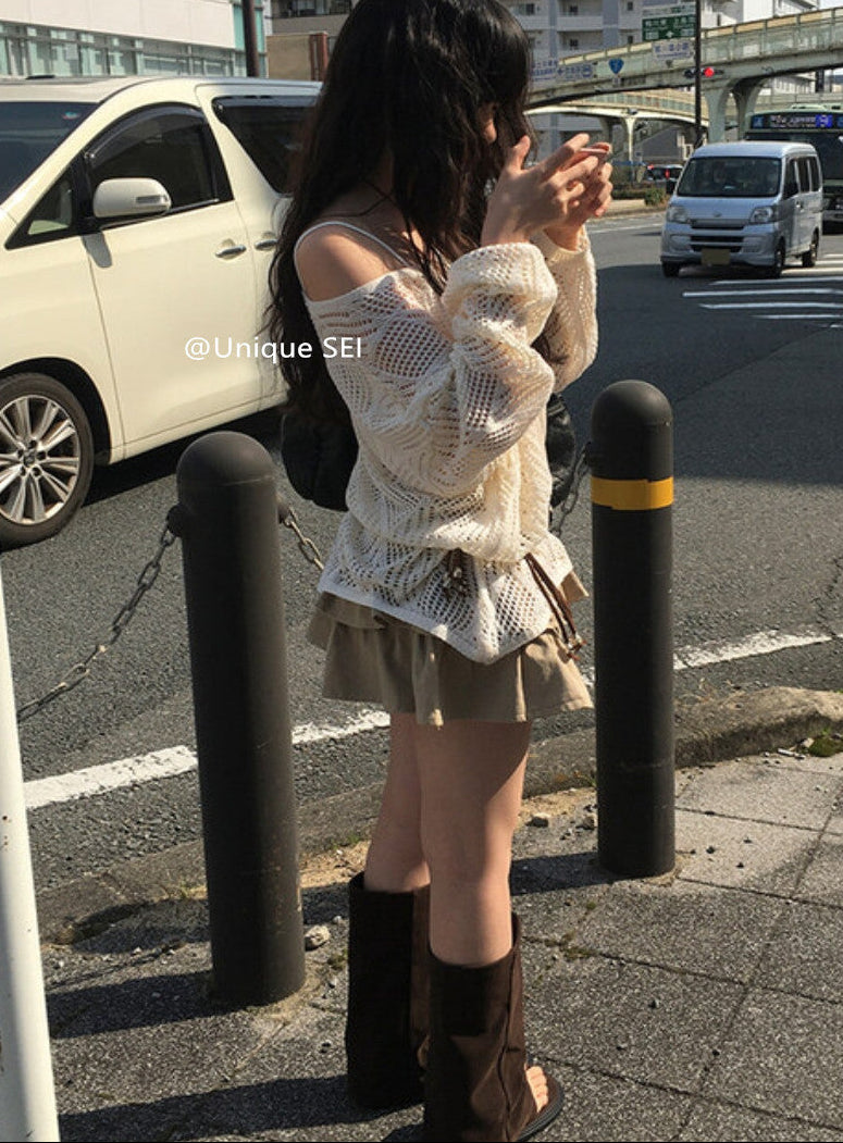 オフショルダメージトップス