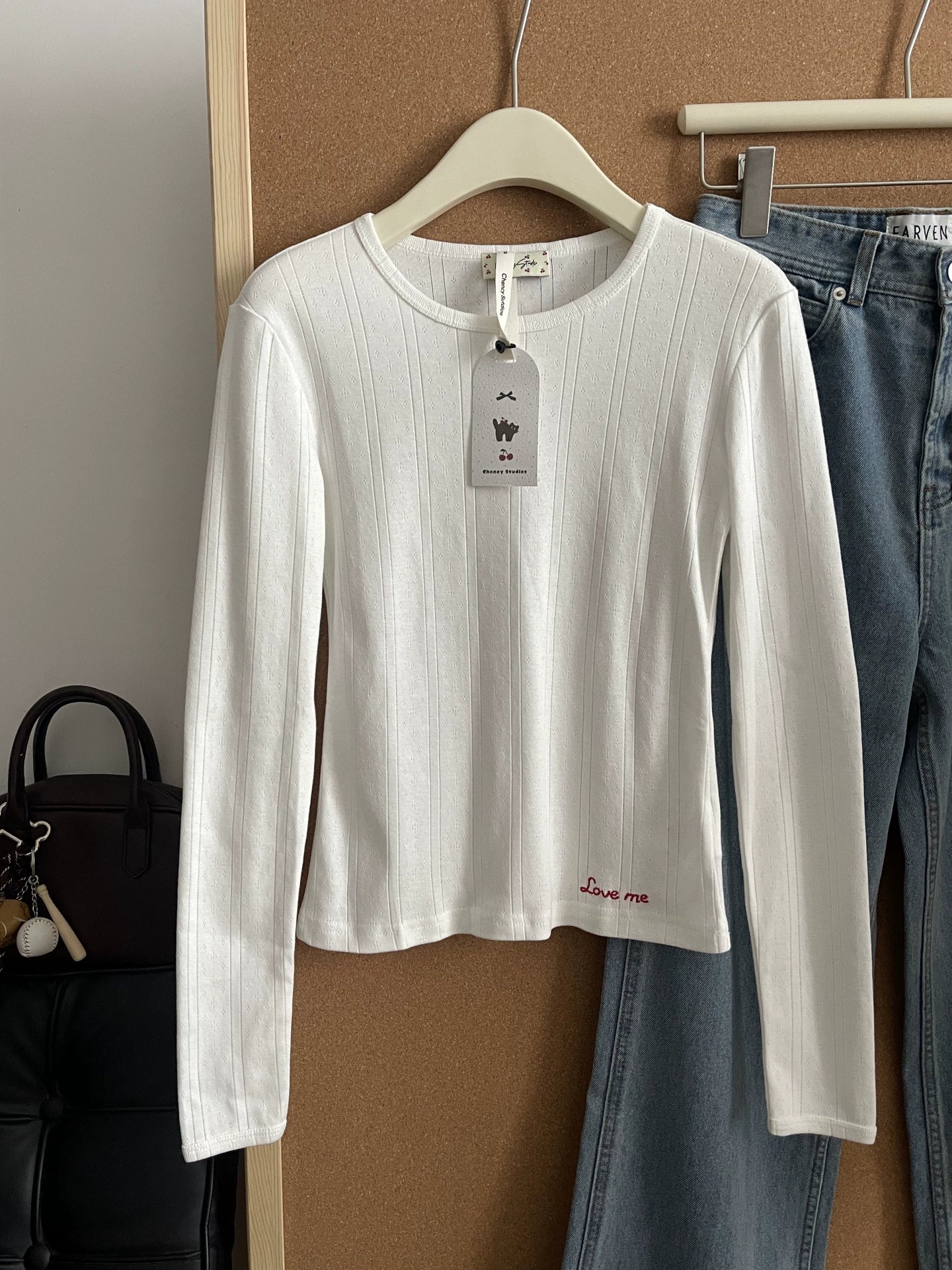 メッシュレター刺繍トップス